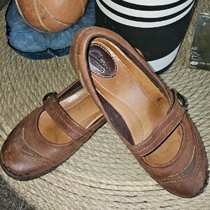 Clarks Artisan Women's Brown Mary Jane Shoes 10 Wide